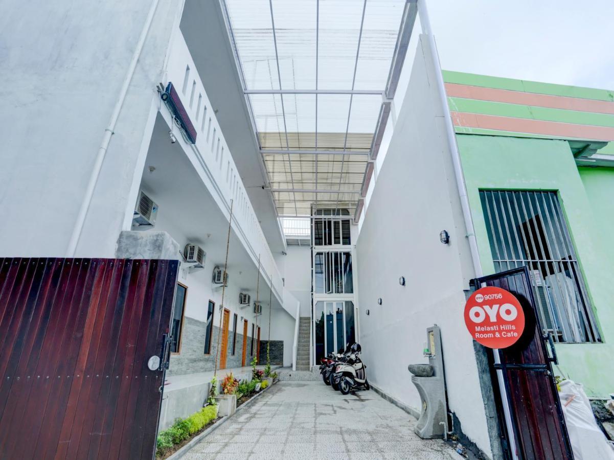 Oyo Flagship 90756 Melasti Hills Room & Cafe Ungasan Exterior foto
